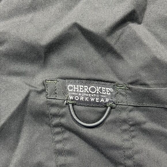 Cherokee Authentic Workwear Women’s M V Neck Gray Scrub Top Short Shirt Pockets - Picture 3 of 9